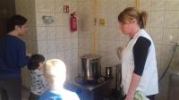 Kliknij aby zobaczyć album: Słoneczka zawód kucharza poznały, bo im obiadki bardzo smakowały!